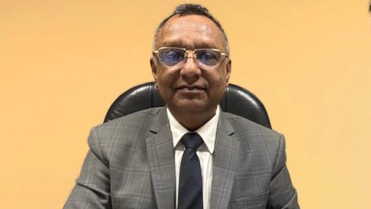বাধ্যতামূলক ছুটিতে বিএফআইইউ প্রধান শাহীনুল ইসলাম
