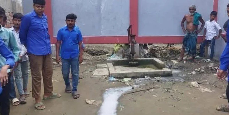 বিদ্যালয়ের গভীর নলকূপে বিষ প্রয়োগের অভিযোগ