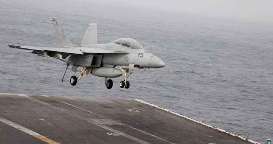 দক্ষিণ চীন সাগরে হঠাৎ মার্কিন যুদ্ধবিমান ও হেলিকপ্টার বিধ্বস্ত