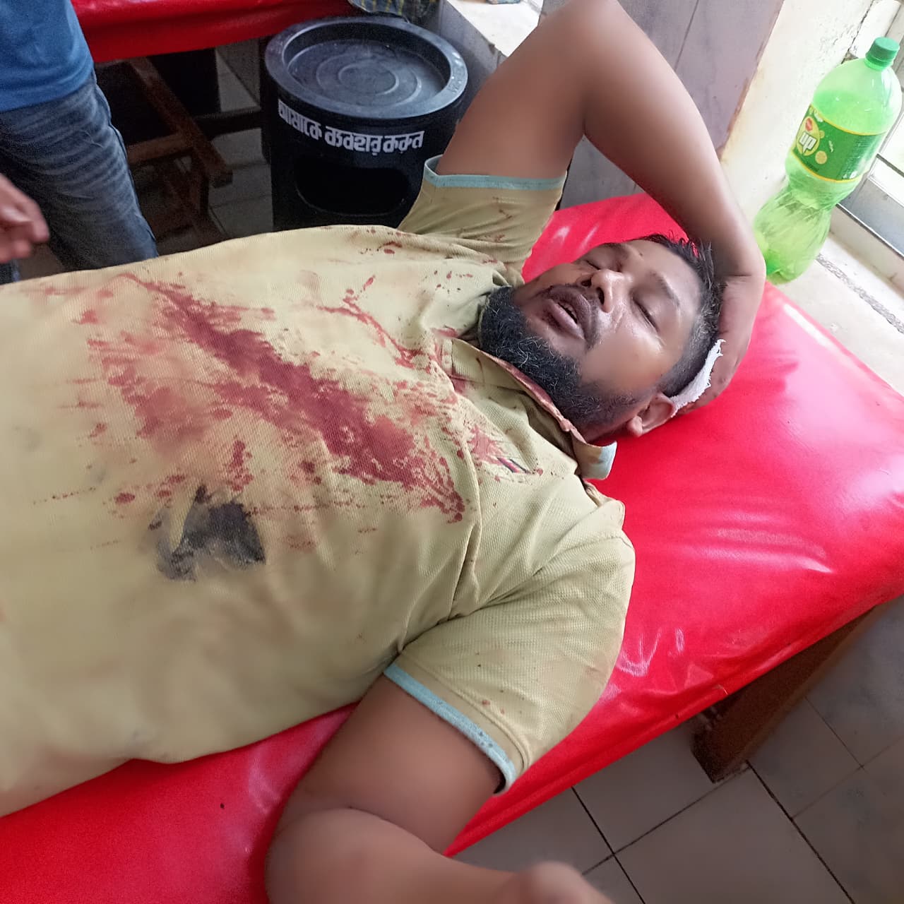 রাজাপুরে জমি বিরোধ নিয়ে হত্যাচেষ্টা