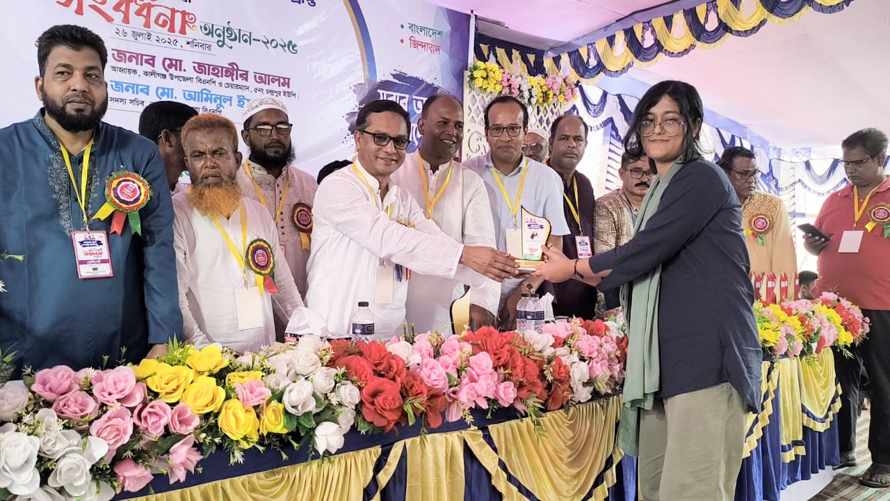 লালমনিরহাটে জিপিএ-৫ প্রাপ্ত শিক্ষার্থীদের সংবর্ধনা দিল বিএনপি