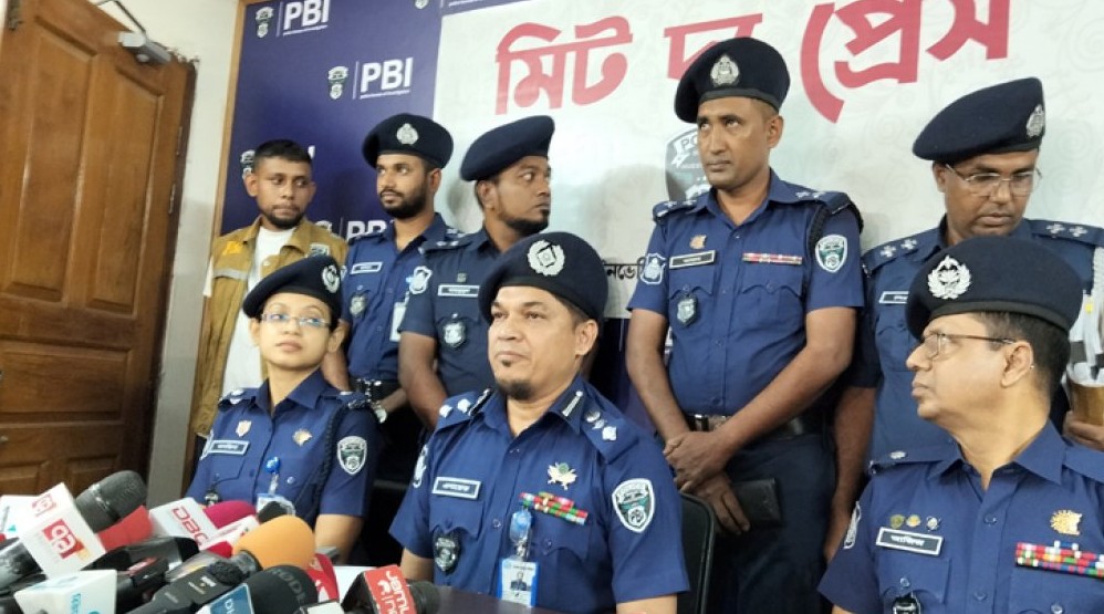 কোটি টাকা প্রতারণা, জিনের বাদশা চক্রের ৩ সদস্য গ্রেফতার