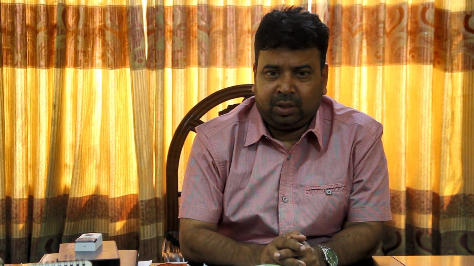 ঈশ্বরদী পৌরসভার সচিবের বিরুদ্ধে দুর্নীতির অভিযোগ