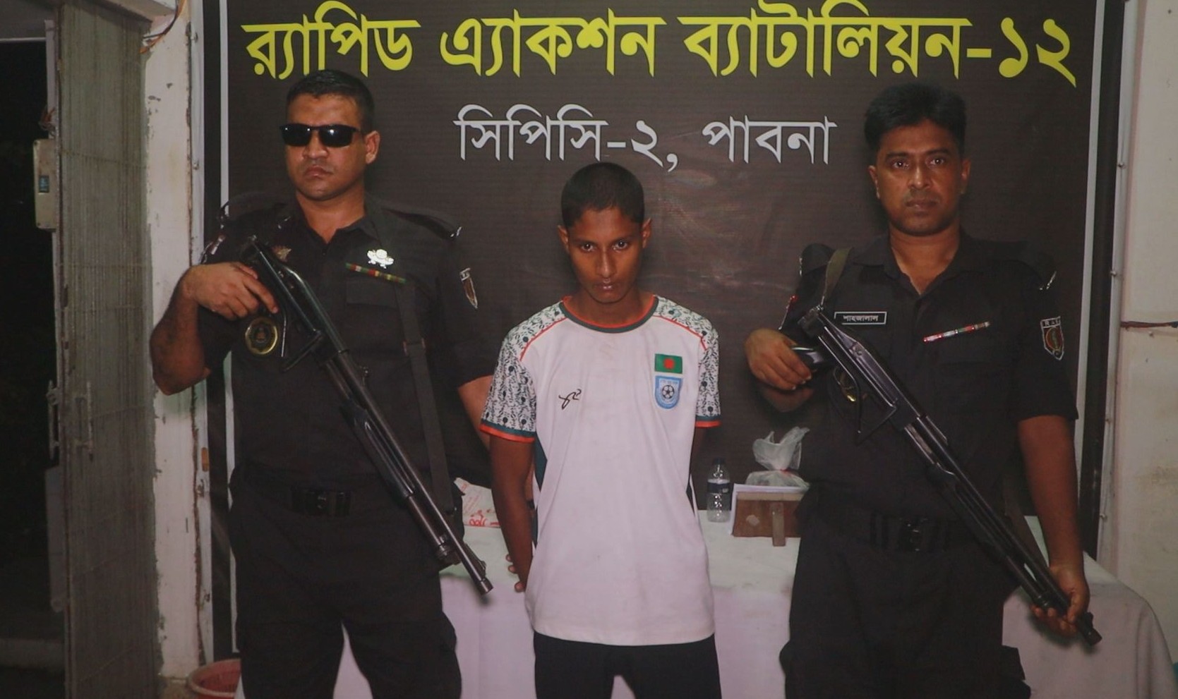 পাবনায় র‌্যাবের অভিযানে অপহৃত মাদ্রাসাছাত্র উদ্ধার