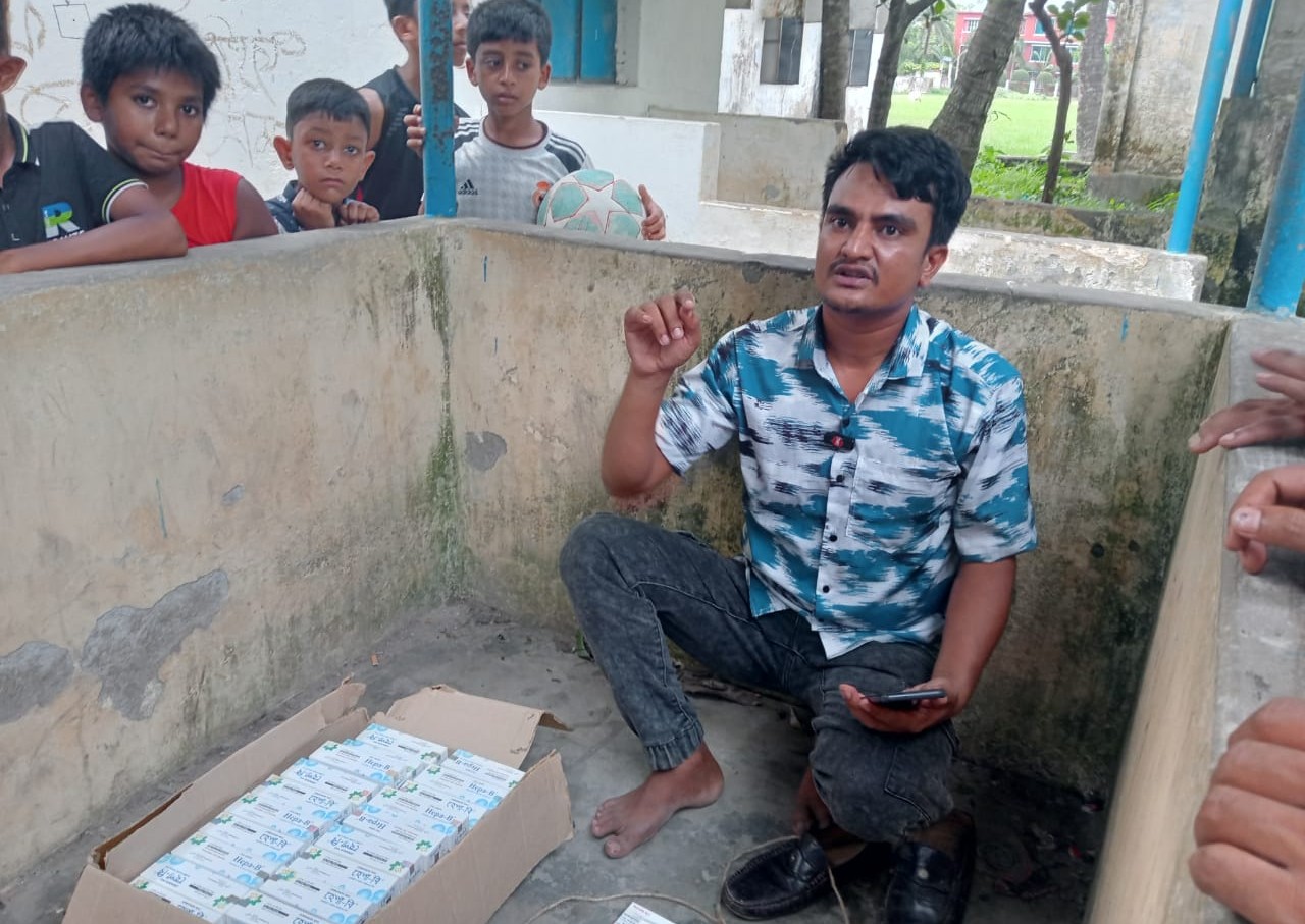 কিশোরগঞ্জে বিপুল পরিমান নকল ওষুধসহ প্রতারক আটক