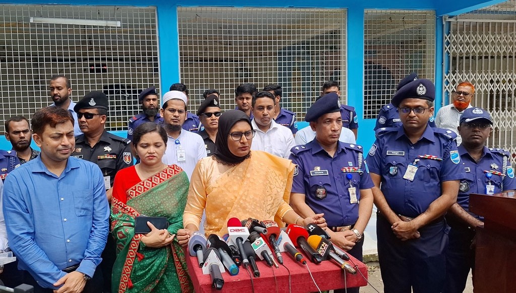 প্রস্তুত শোলাকিয়া ঈদগাহ মাঠ,  জামাত সকাল ৯টায়