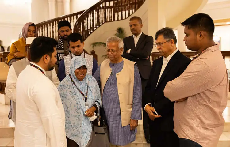 প্রধান উপদেষ্টার ওসমান হাদির পরিবারের সঙ্গে সাক্ষাৎ