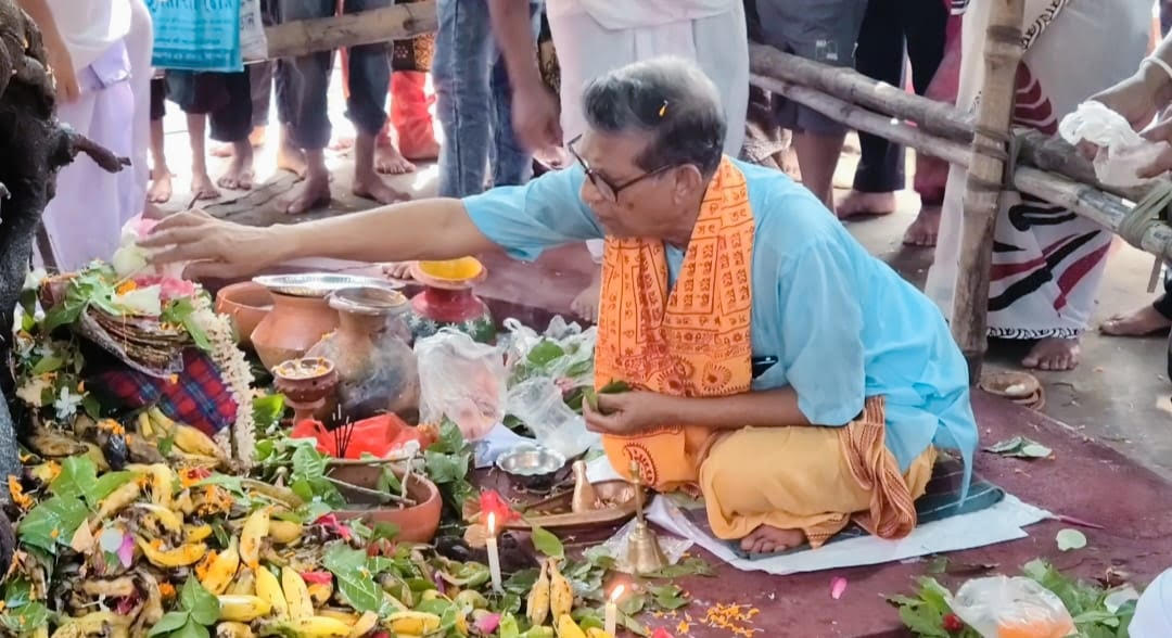 সাতক্ষীরায় শতবর্ষের ঐতিহ্য মনসা পূজা পালিত