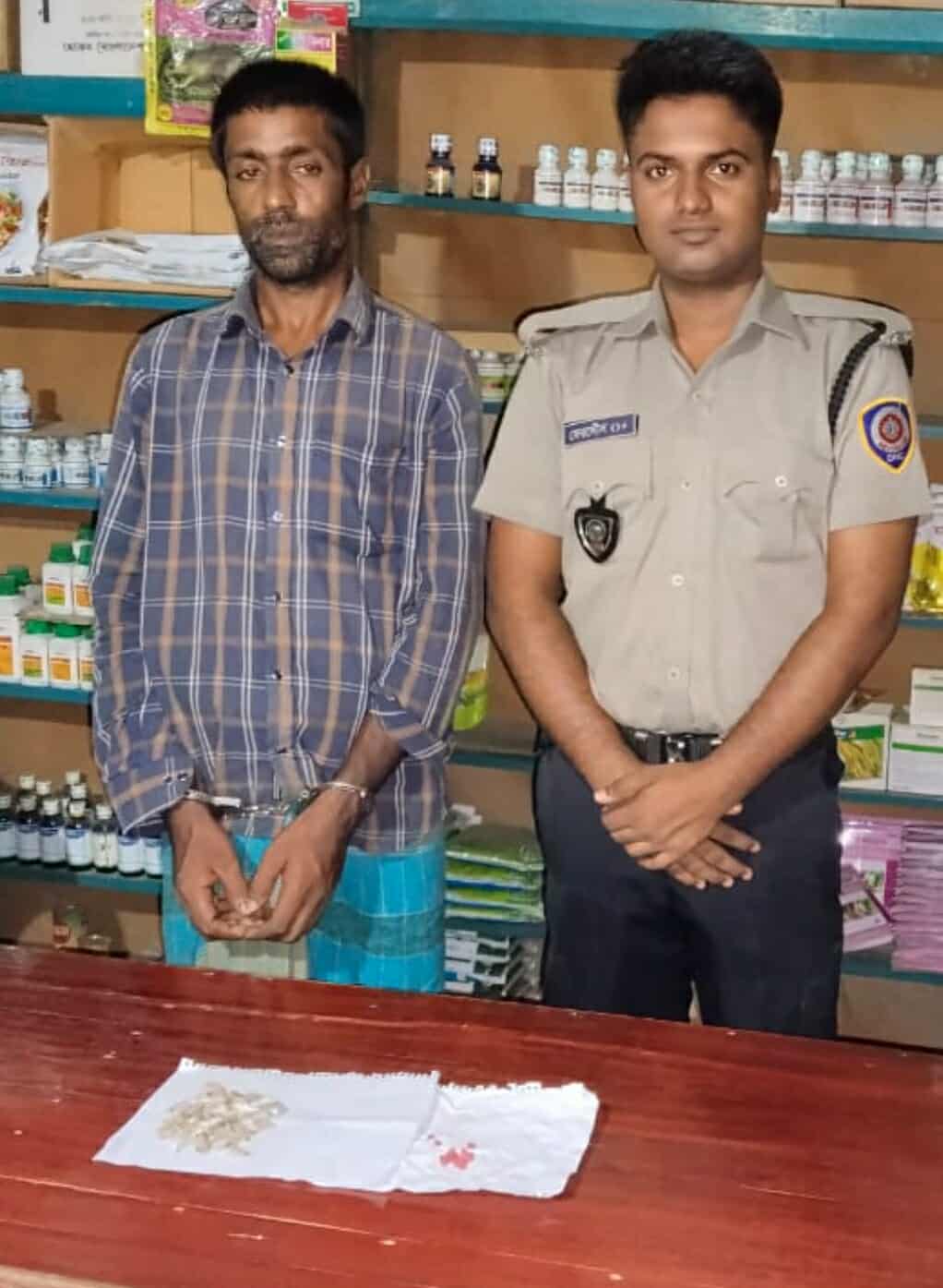 বকশীগঞ্জে ইয়াবাসহ গ্রাম পুলিশ সদস্য আটক