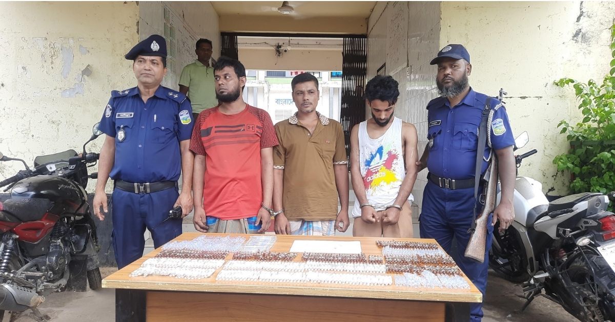 ভালুকায়  বিপুল পরিমাণ মাদকসহ ৩ কারবারি আটক