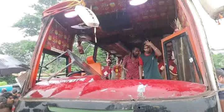 দাগনভূঞায় বাস দুর্ঘটনায় নিহত ৩, আহত অন্তত ৮