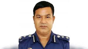 স্ত্রীর নির্বাচনী প্রচারণায় অংশ নেওয়ার দায়ে বাধ্যতামূলক অবসরে ডিআইজি