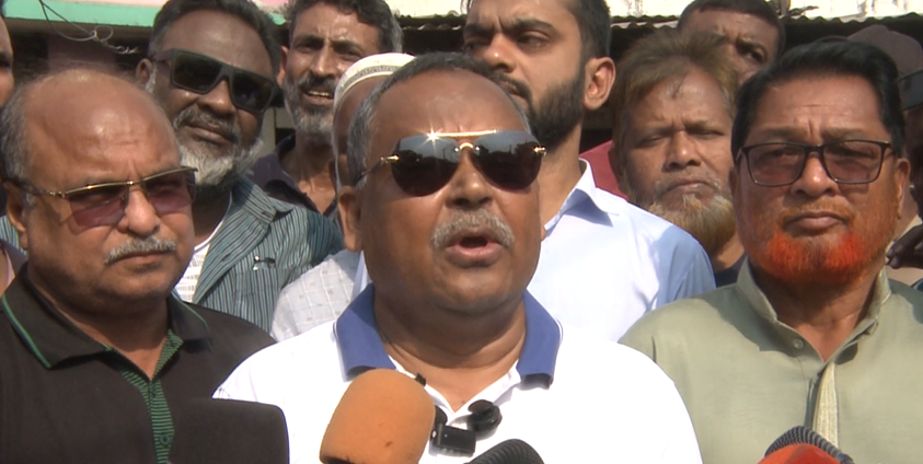 রংপুরে বিএনপি নেতার নেতৃত্বে ময়লার ড্রাম পরিস্কার কর্মসূচি