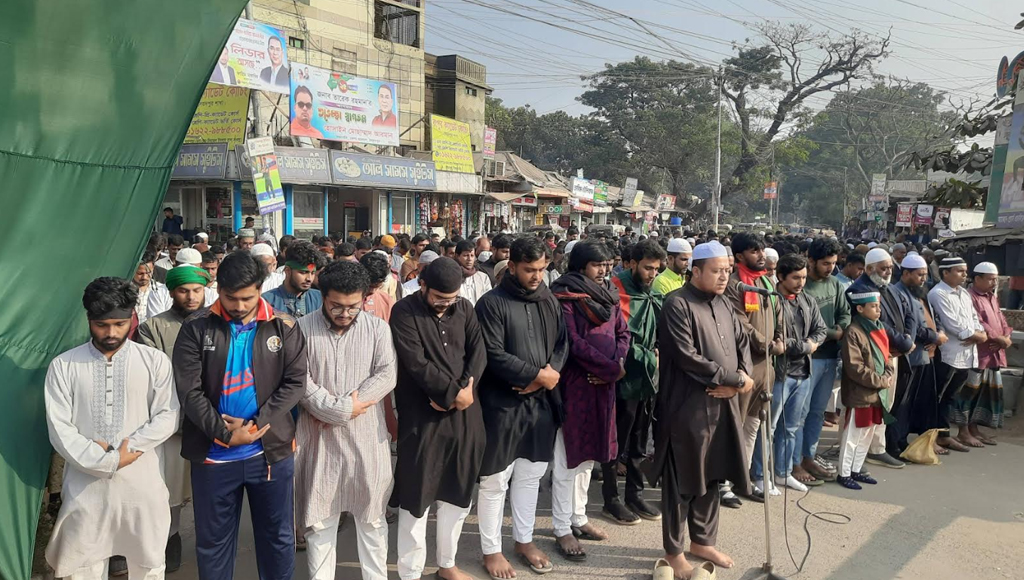 সৈয়দপুরে ওসমান হাদির গায়েবানা জানাজায় মানুষের ঢল