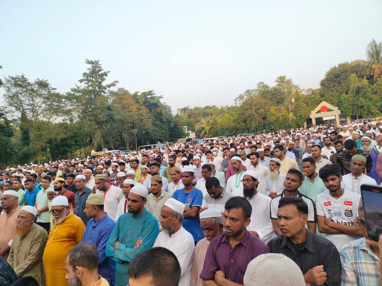 সর্বস্তরের মানুষের গভীর শ্রদ্ধা ও ভালোবাসায় চির বিদায় নিলেন মে: জে: ( অব:) সিদ্দিকুর রহমান সরকার