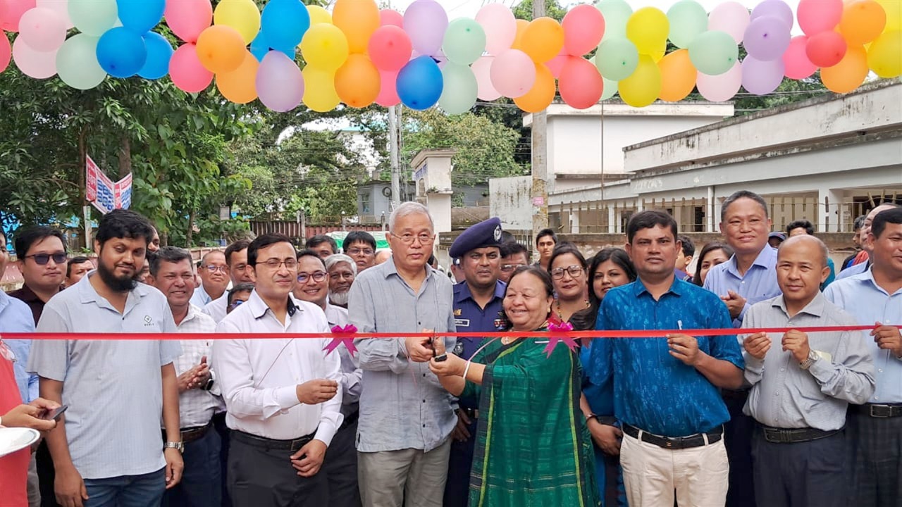 শতবর্ষের খাগড়াছড়ি সরকারি উচ্চ বিদ্যালয়ের নবনির্মিত ফটক উদ্বোধন