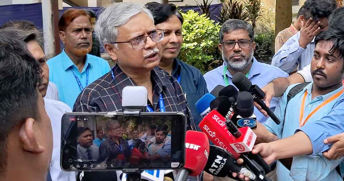 ভোট পুরোপুরি সুষ্ঠুভাবে চলছে: রাবি উপাচার্য