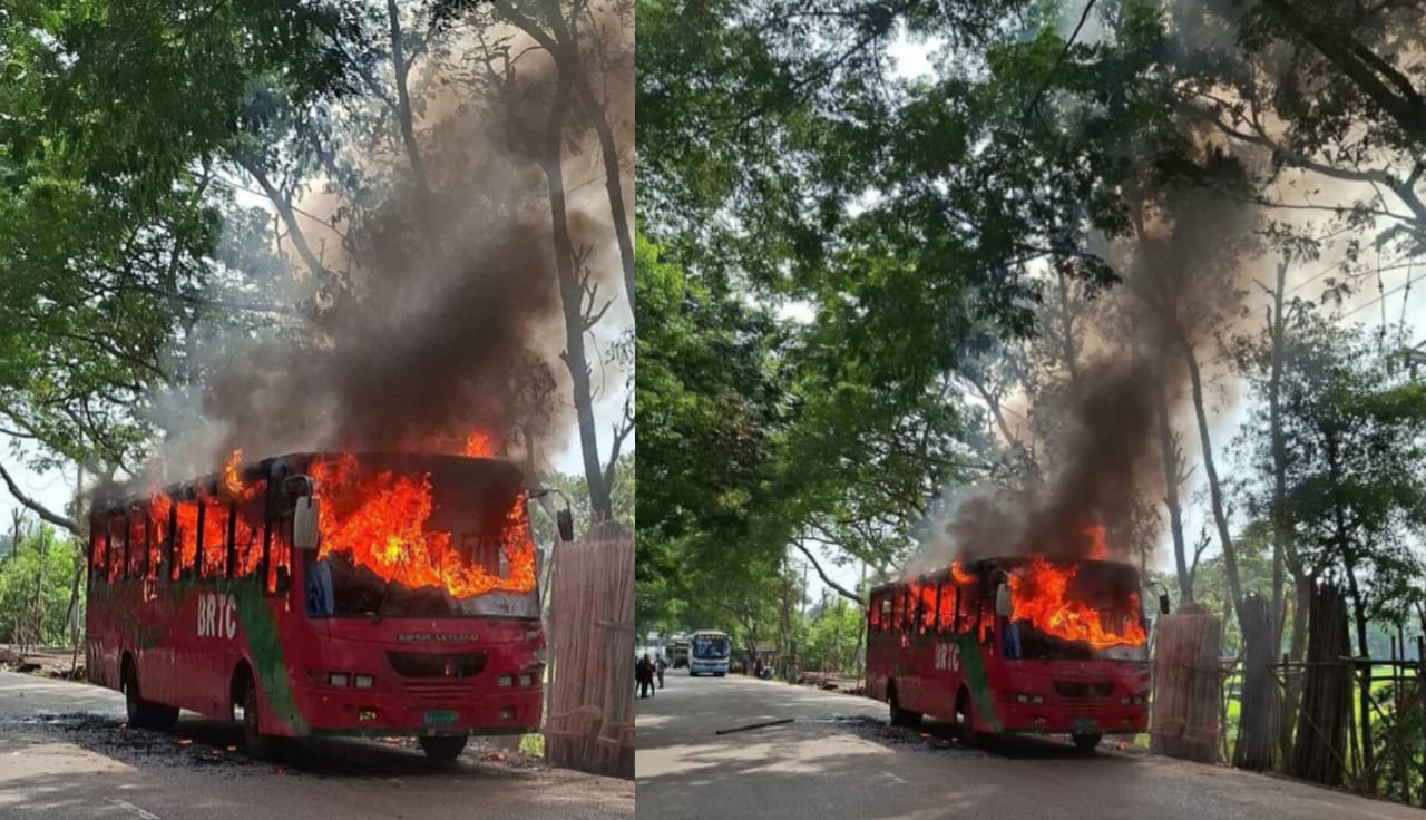 বরিশালে বিআরটিসি বাসে অগ্নিকাণ্ড