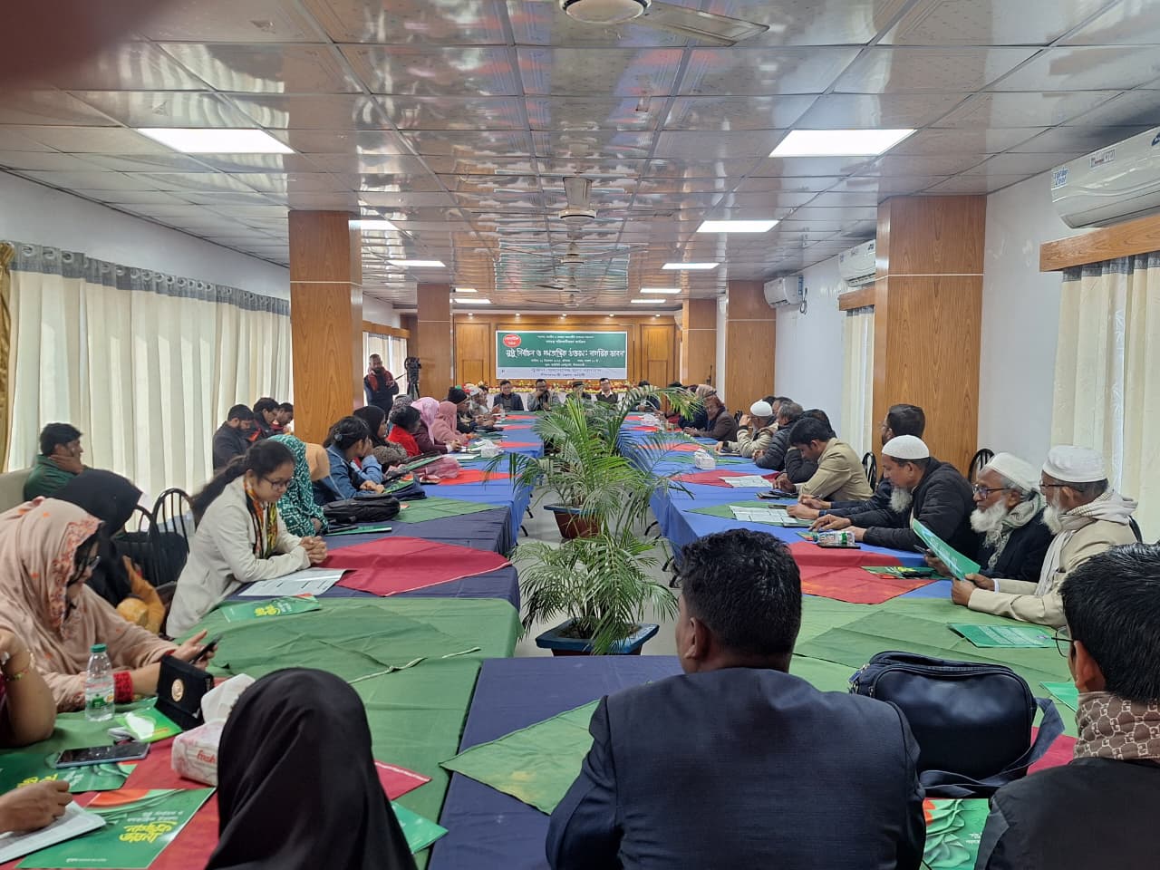 নীলফামারীতে সুজনের আয়োজনে গোলটেবিল বৈঠক অনুষ্ঠিত