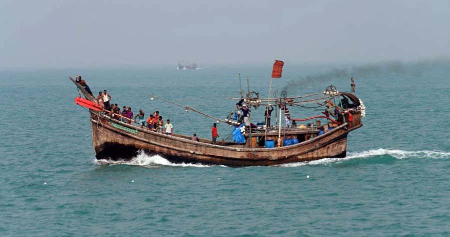 মিয়ানমার সশস্ত্র গোষ্ঠী টেকনাফ থেকে ৯ জেলে অপহরণ