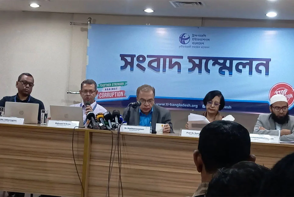১১ মাসে পুলিশের বিরুদ্ধে ৭৬১ মামলা, গ্রেফতার ৬১ :  টিআইবি