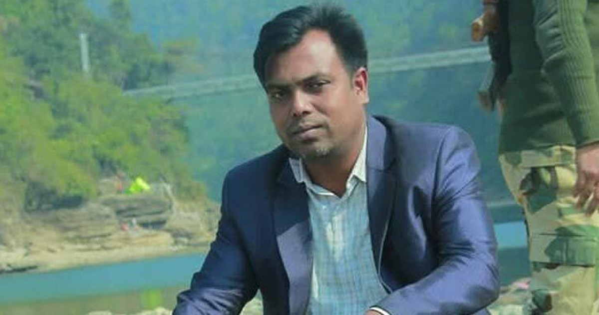 চাঁদাবাজি নিয়ে লাইভ করা সাংবাদিককে কুপিয়ে হত্যা