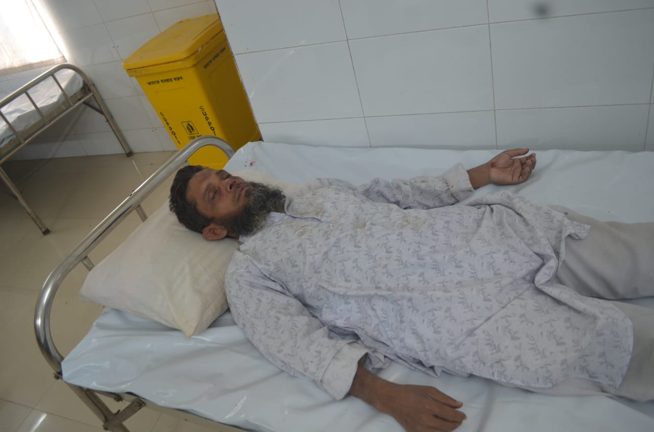 বরিশাল কাশিপুরে বিএনপি নেতার হামলায় জামায়তকর্মী গুরুতর জখম