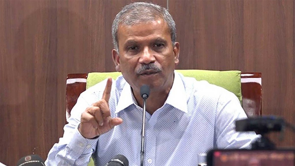 সরকার এখন কোনও আয়োজন করবে না: আইন উপদেষ্টা