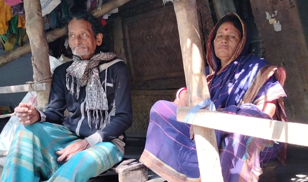 বাগেরহাটের পাঁচ বছরেও সরকারী সহায়তা মেলেনি বৃদ্ধ দম্পতির