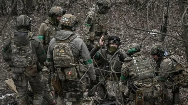 ‘গ্রে জোনে’ রুশ সেনা, ইউক্রেনে চাপ