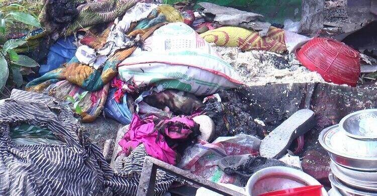 স্ত্রী-সন্তানের ওপর আগুন, দুজনের মৃত্য