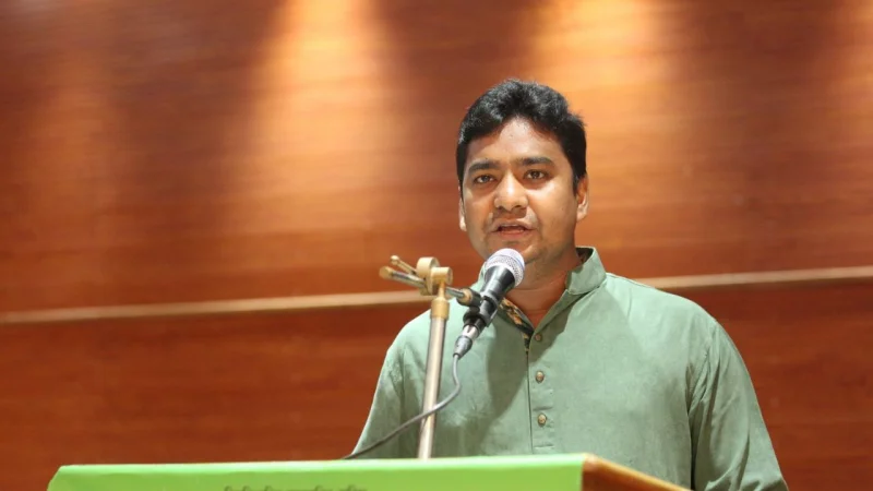 ডাকসুর পদবী ঢাল করে শিক্ষকদের প্রতি মবতন্ত্র নিন্দনীয়