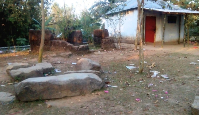 ঐতিহ্য হারাচ্ছে নীলফামারীর ঐতিহাসিক রাজারবাড়ী ‘হরিশ্চন্দ্রপাঠ’