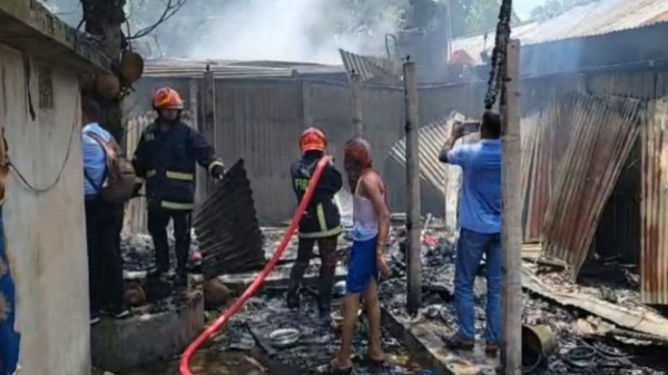 যৌনপল্লীতে অগ্নিকাণ্ড, ১২টি ঘর পুড়ে ছাই