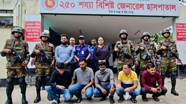 টাঙ্গাইল জেনারেল হাসপাতালে যৌথবাহিনীর অভিযানে ৫ দালাল গ্রেফতার