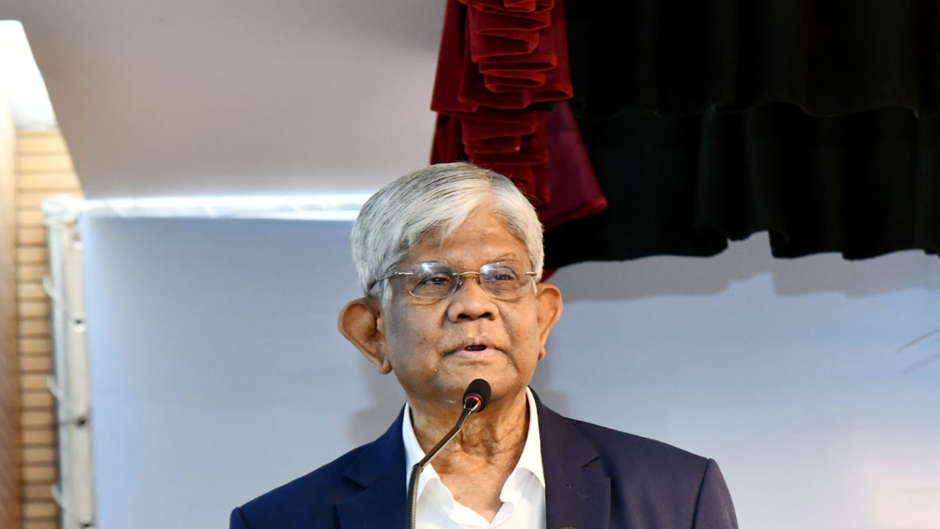 তিন-চার মাসের মধ্যে আরও চ্যালেঞ্জ আসবে: অর্থ উপদেষ্টা
