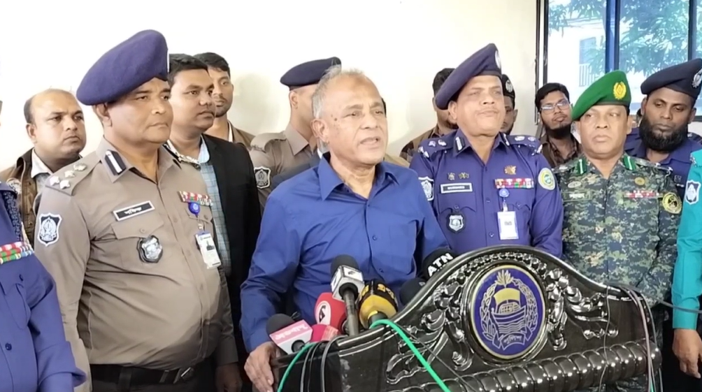 বরিশালে স্বরাষ্ট্র উপদেষ্টা