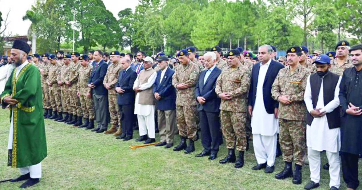 পাকিস্তানে  সংঘর্ষে ১১ সেনাসহ নিহত ৩০