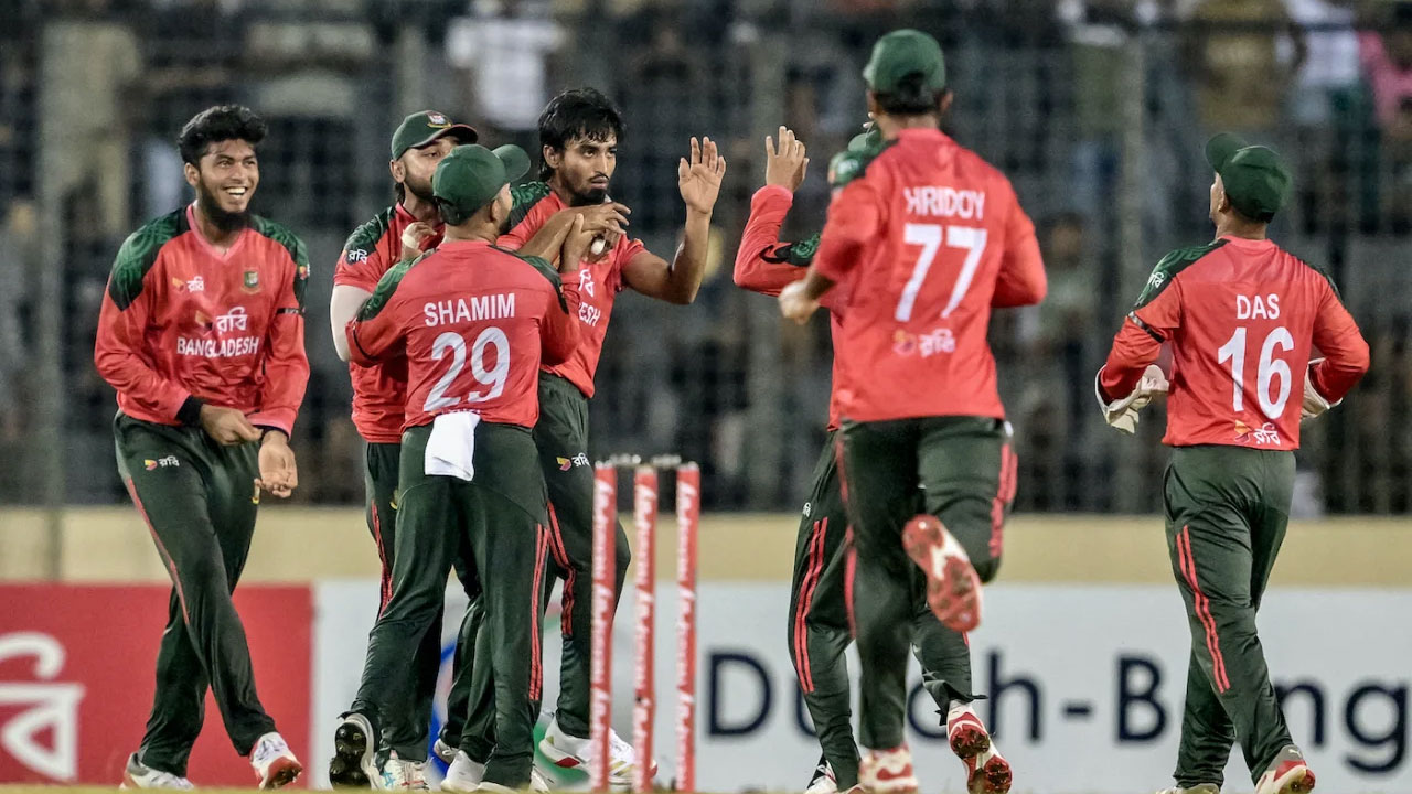 পাকিস্তানকে হারিয়ে র‍্যাঙ্কিংয়ে জোড়া সুখবর পেল বাংলাদেশ