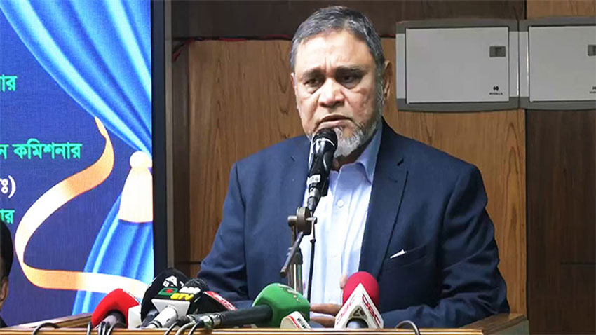জাতিকে একটি সুষ্ঠু নির্বাচন উপহার দিতে চাই: সিইসি
