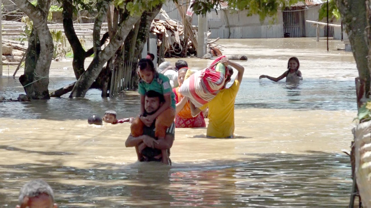 খাগড়াছড়িতে ভারী বর্ষণ ও পাহাড়ি ঢলে হাজারো পরিবার পানিবন্দি