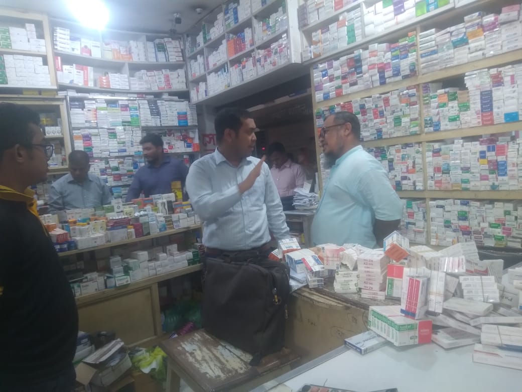 আড়াইহাজারে ভ্রাম্যমাণ আদালতের অভিযান, ৩ ফার্মেসিকে অর্থদণ্ড