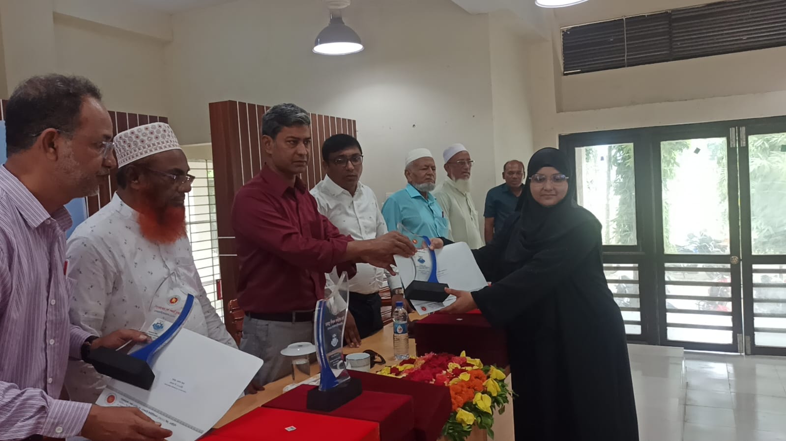 পঞ্চগড়ে সেরা শিক্ষার্থীদের মাঝে পুরস্কার বিতরণ
