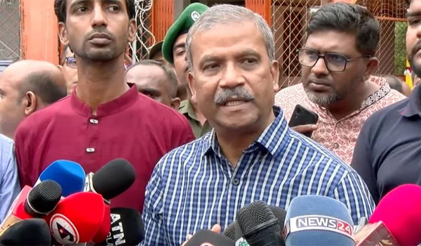 আ. লীগের কার্যক্রম থেকে নিষেধাজ্ঞা উঠছে না: আইন উপদেষ্টা