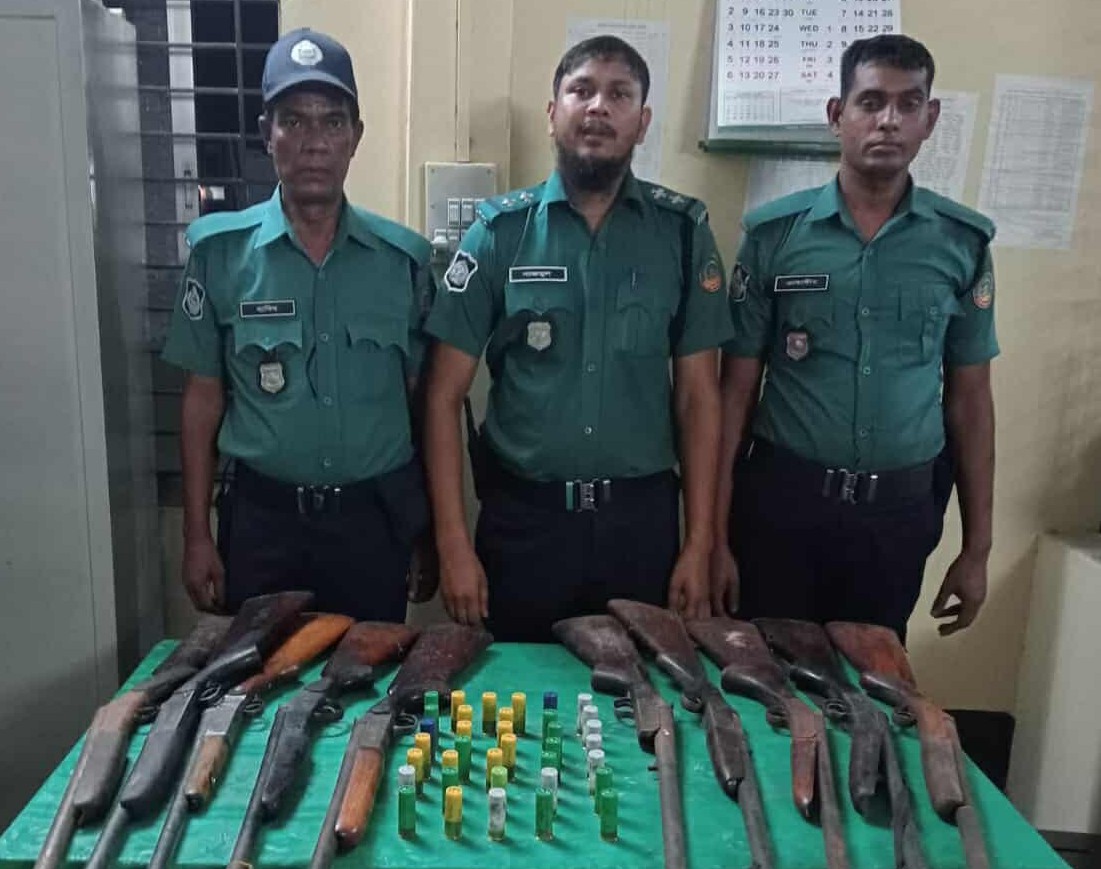 রংপুরে পরিত্যক্ত বস্তা থেকে বন্দুকসহ কার্তুজ উদ্ধার