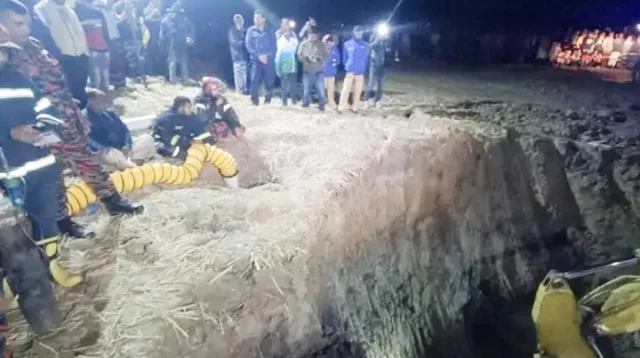 রাজশাহীতে গভীর গর্তে শিশুর জীবিত উদ্ধারের আশা ক্ষীণ