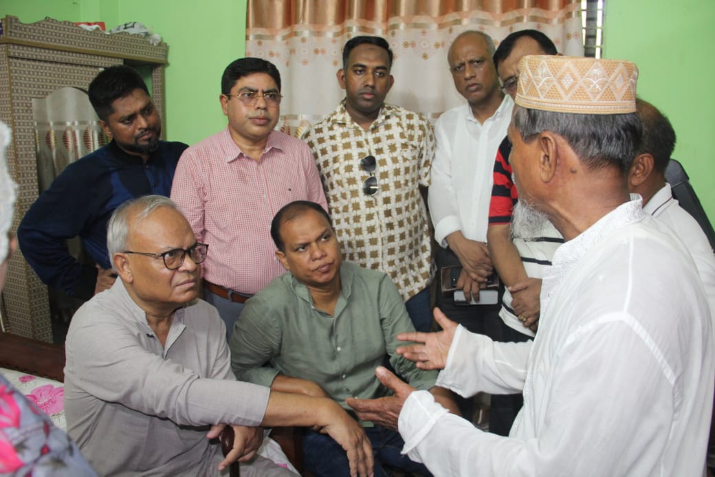 আওয়ামী সন্ত্রাসী হামলার শিকার ছাত্রদল নেতার চিকিৎসার দায়িত্ব নিলেন তারেক রহমান