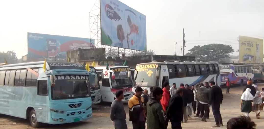 নীলফামারীতে বাস ধর্মঘট, যাত্রীদের ভরসা বিআরটিসি ও ইজিবাইক