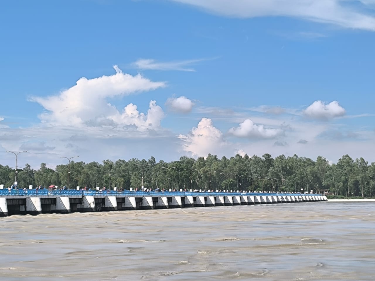 তিস্তাপাড়ে বন্যা, হাজারো মানুষ দুর্ভোগে
