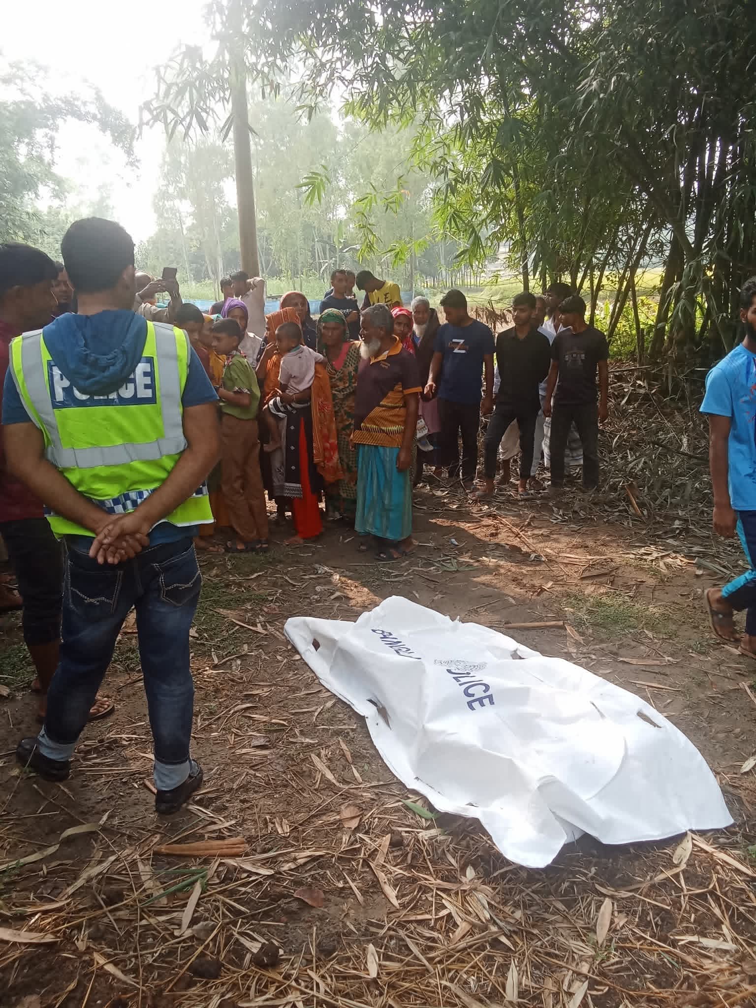 আটোয়ারীতে লাউ ক্ষেতে মিলল নারীর মরদেহ, আটক ১